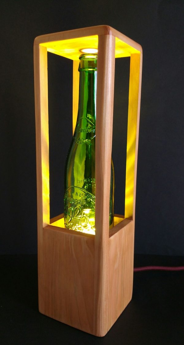 Lámpara botella de madera reciclada de palet