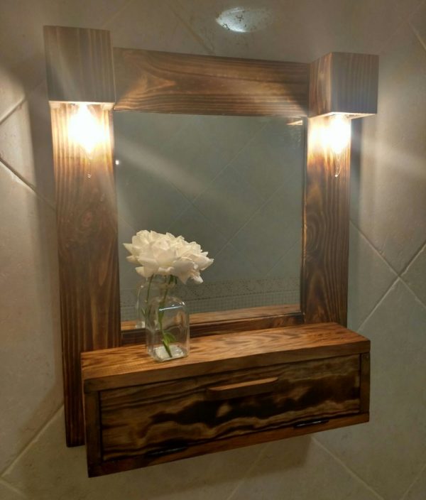 mueble baño con luces de madera reciclada de palet